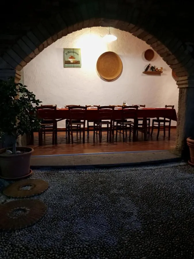 Farm stay Agriturismo Il Melograno Villa Riola Sardo